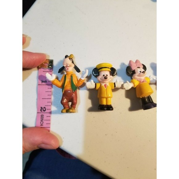 Disney PVC Miniatures Mickey Minnie Donald Daisy Goofy Collectible - Picture 2 of 3